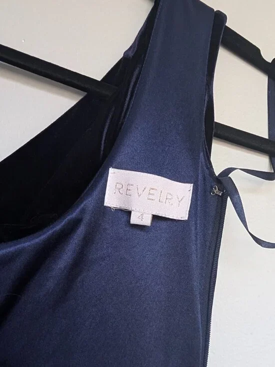Revelry Dakota Velvet Dress Size 4 - Picture 7 of 7